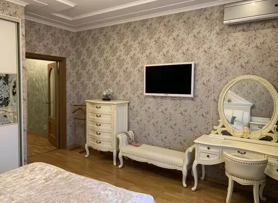 Аренда 2-комнатной квартиры, 90 м²