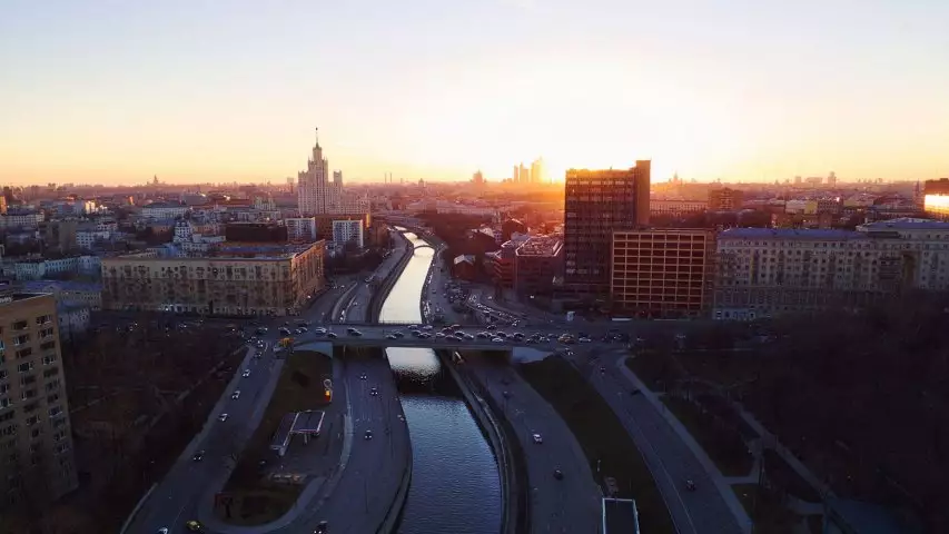 Чем отличается окно запросов от вторичного окна