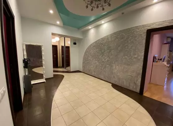 Продажа 3-комнатной квартиры, 130 м²