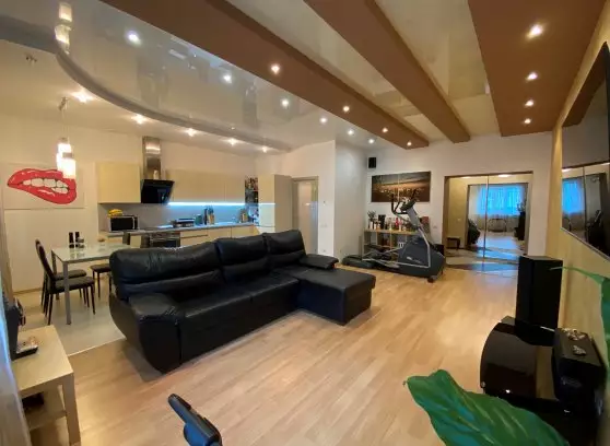 Продажа 3-комнатной квартиры, 130 м²