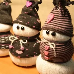 Снеговики без снега: как создать новогоднее настроение своими руками